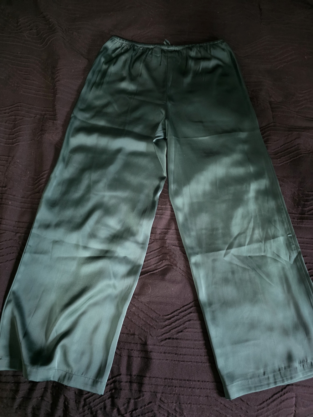 Song of Style Satin Wide-Leg Pants in Forest Green - Picture 3 of 3